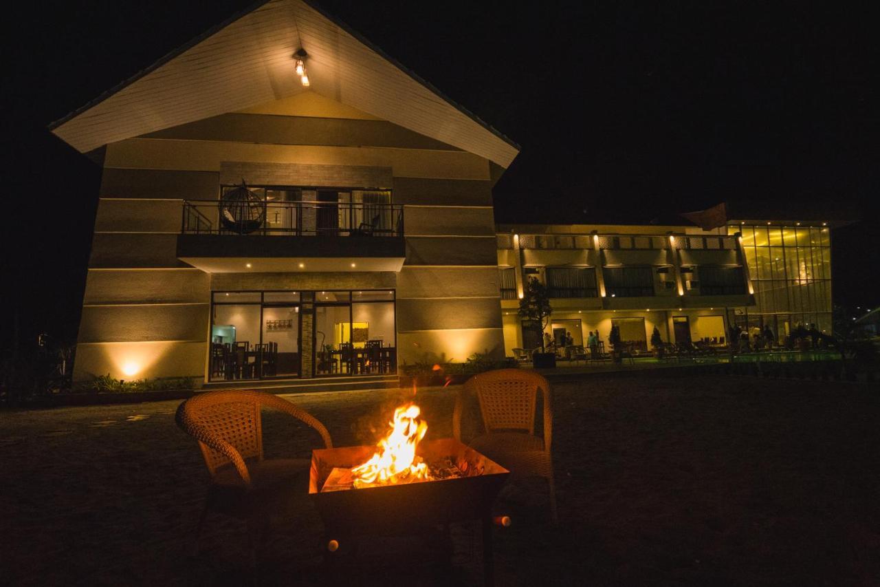 La Vita Nuova Resort Shaugaon Exterior foto
