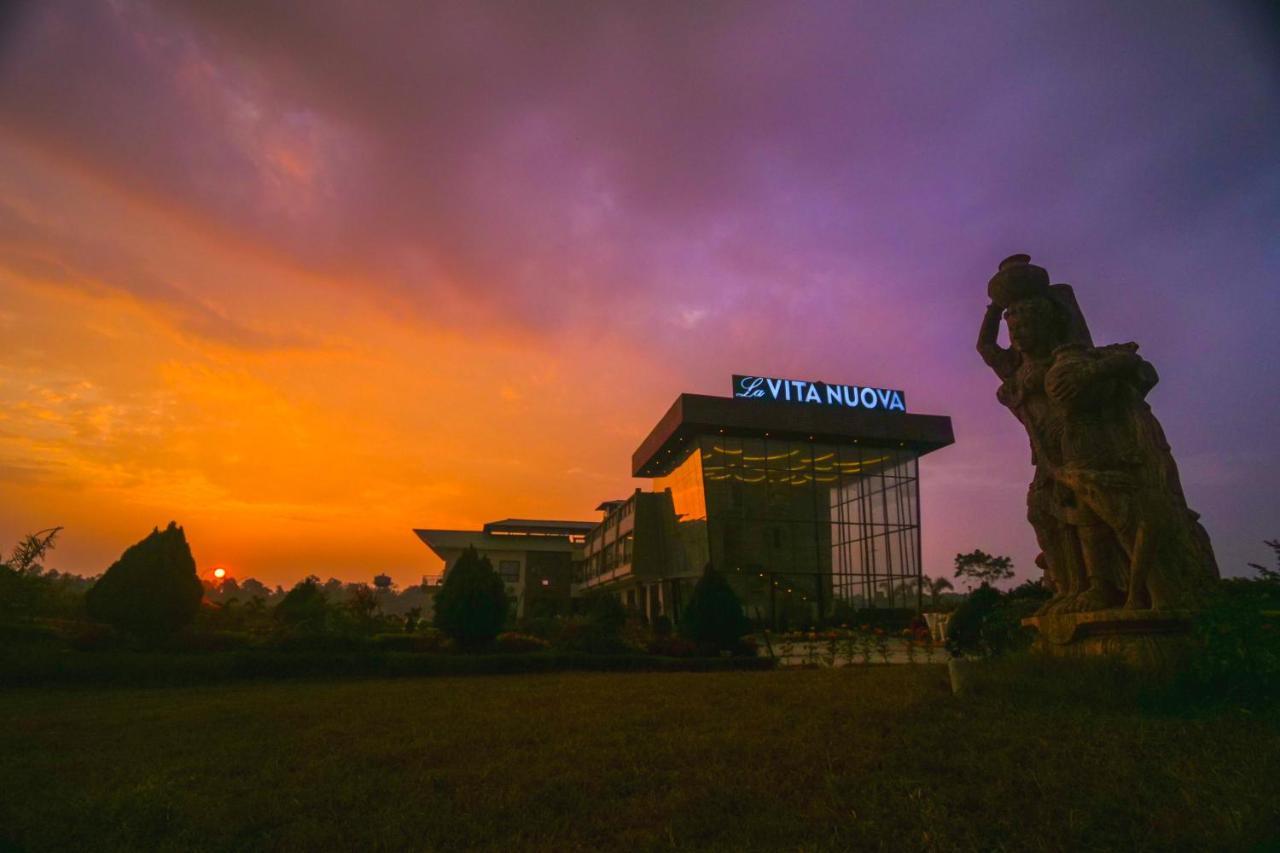 La Vita Nuova Resort Shaugaon Exterior foto