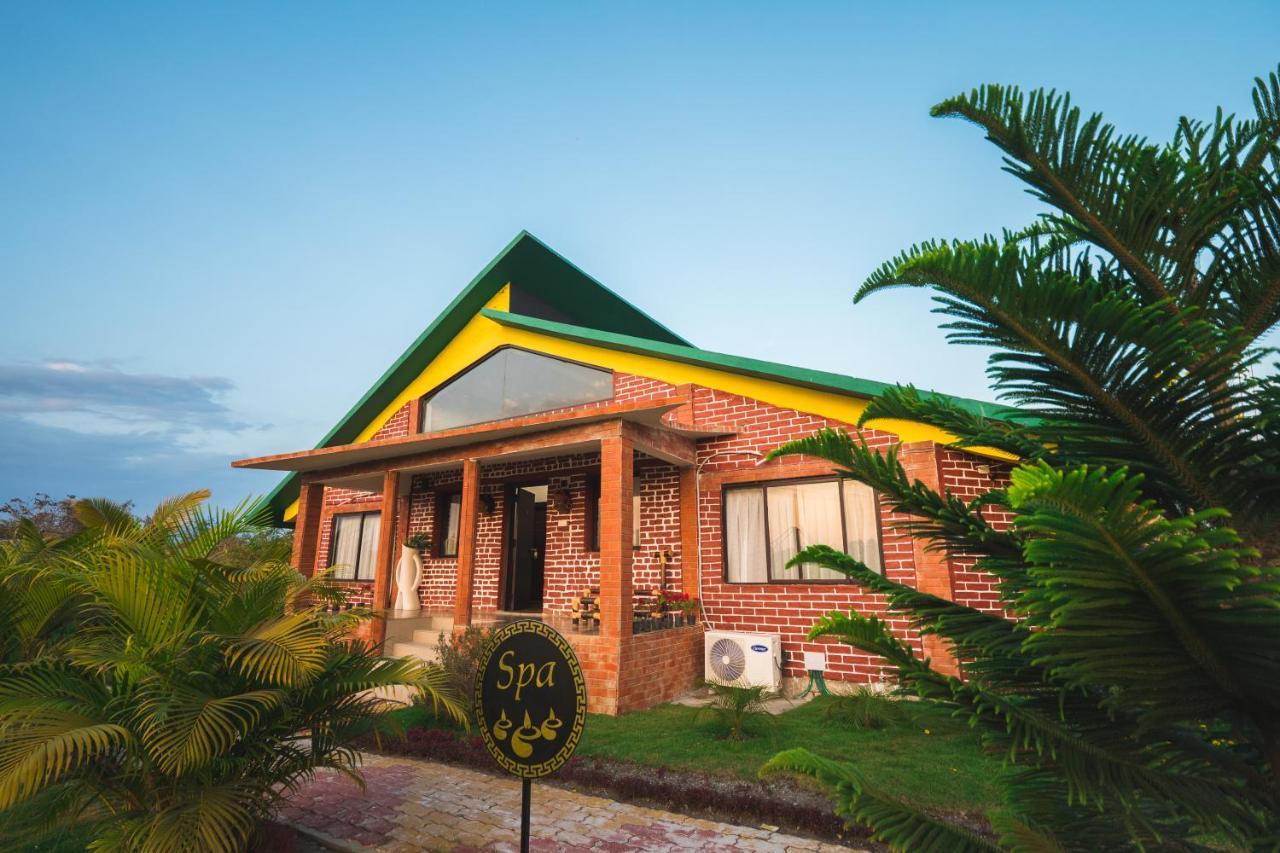 La Vita Nuova Resort Shaugaon Exterior foto